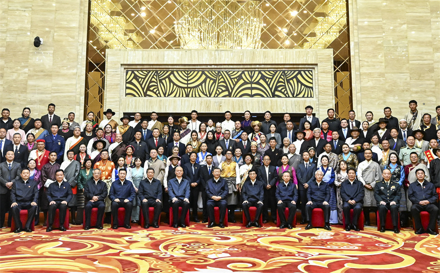 習(xí)近平接見(jiàn)西藏各族各界代表